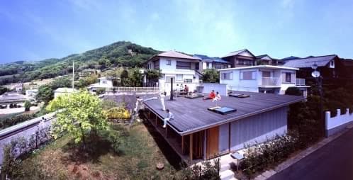 casa de Tezuka Architects casa azotea habitable