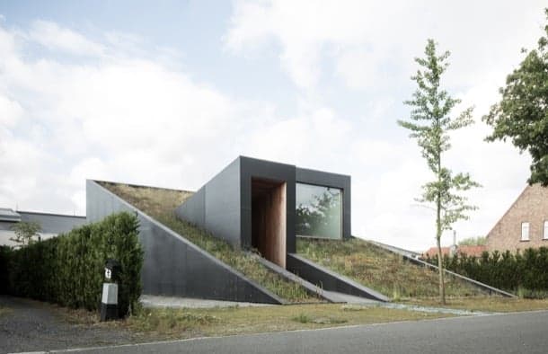 PIBO House: vivienda compacta con cubiertas verdes