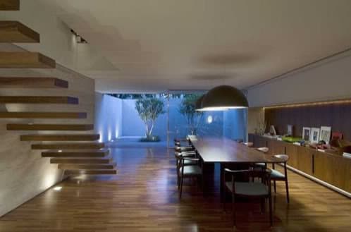 La escalera de la Casa 53 casa-53-marcio kogan