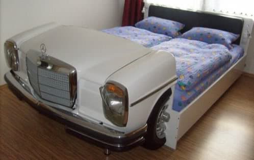 cama-forma-coche-Mercedes-Benz