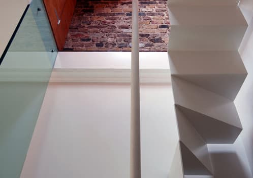 Escalera minimalista para subir al desván moderna-escalera-al_desvan
