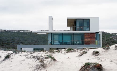 Casa Vame, por el vidrio y sus escaleras casa cerca de la playa en Yzerfontein (Sudáfrica)