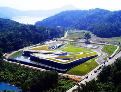 Centro de visitantes Lago Sol Luna (Taiwán) Vista aérea del centro de visitantes Hsiangshan