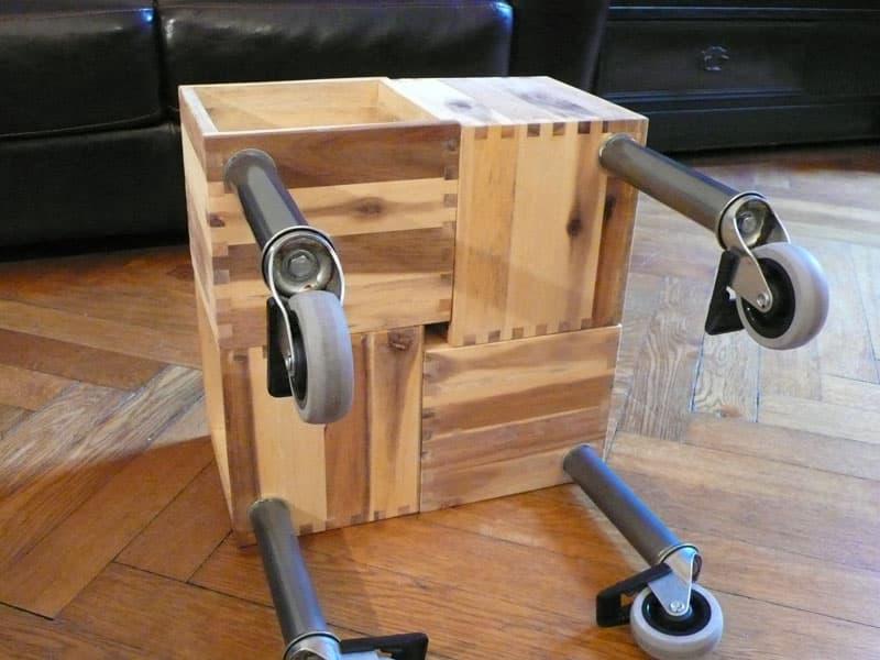 mesita-movil-hecha-con-maceteros-IKEA-Bjurön