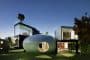 Cocoon-House-casa-con-sala-curva-3