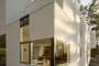 exterior-NaCl-House-casa-cubista con ventana en esquina