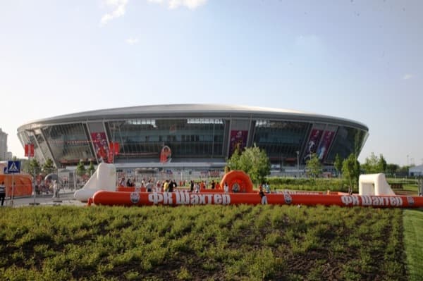 exterior-estadio-futbol-Donbass-Arena exterior-estadio-futbol-Donbass-Arena