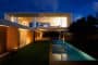Casa_Osler-Marcio-Kogan-piscina-de-noche
