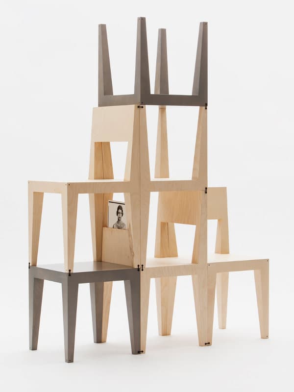 Oneness: sillas, mesa,… y estantería estanteria-Oneness-con-sillas-y-mesa