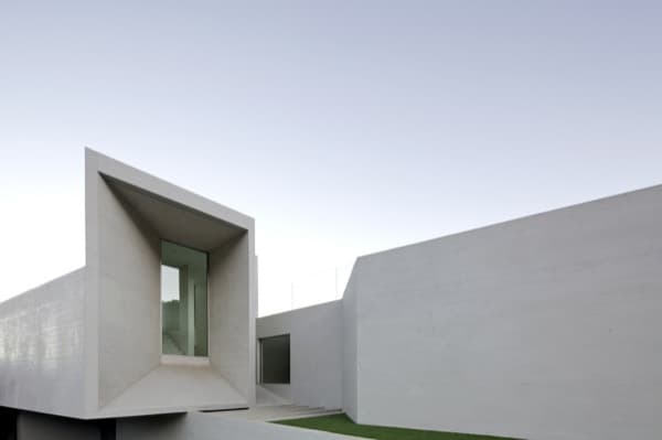 Casa-Marcelo-Rios-exterior-acceso