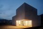 bitten-house-fachada-posterior-de-noche