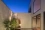 Shell-House-patio-noche
