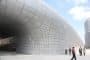 Zaha-Hadid-Dongdaemun-Seul-fachada-curva