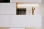 Geometric-Residence-apartamento-Liubliana-detalle-estanteria