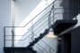 Casa-Shirokane-comedor-escalera