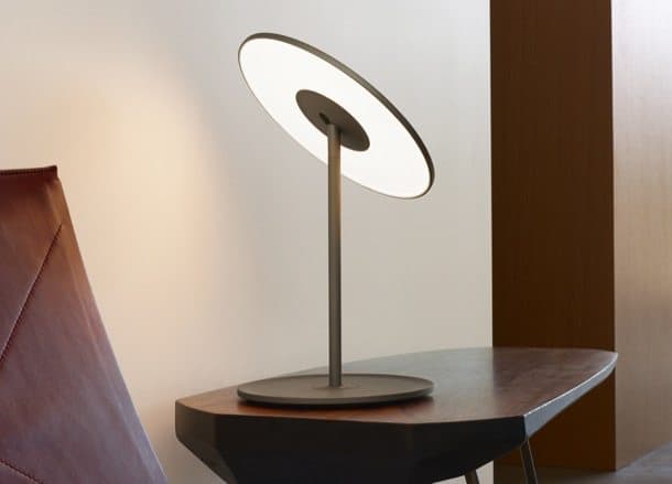 Circa: lámparas con disco LED Lampara-de-mesa-Circa-iluminacion-LED