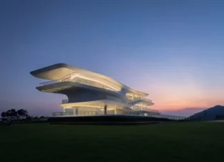 estación Yunhai al caer la tarde