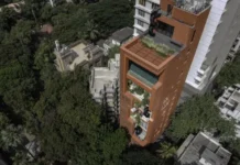 Sarvasva: vivienda unifamiliar de 12 pisos en Mumbai Sarvasva House desde arriba