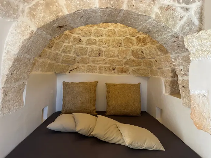 interior abovedado de Glass Tree