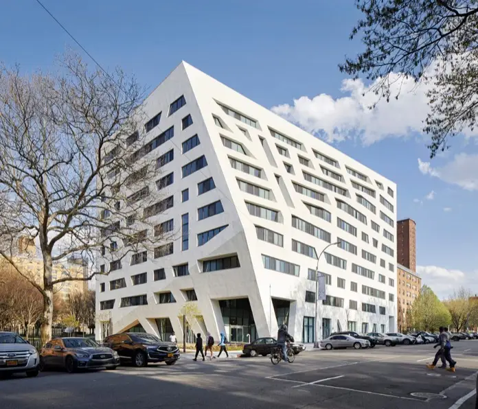 Vista exterior de Atrium at Sumner, unas viviendas sociales en Brooklyn.
