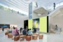Interior de la tienda de Apple en Kuala Lumpur, en el nivel 2.